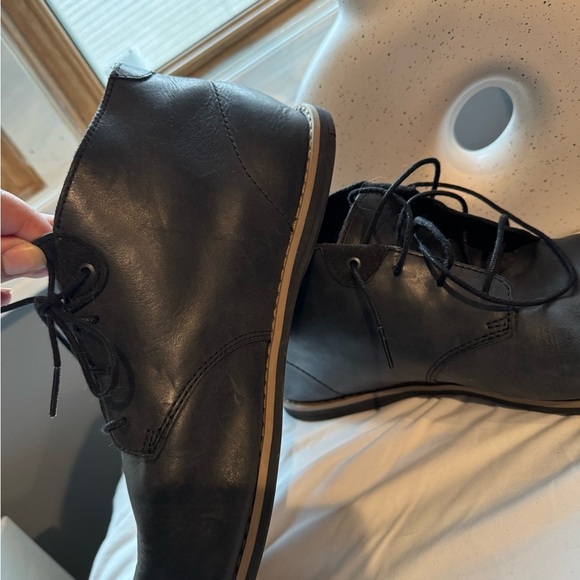 Timberland Black Chukka Boots Sleek Leather Design - Picture 2 of 7